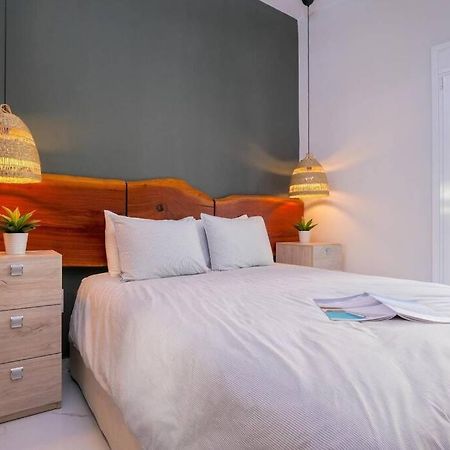 Hidden Gem On The Piraeus Coast Apartment Bagian luar foto