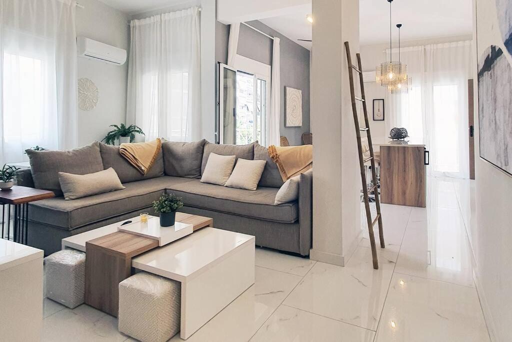 Hidden Gem On The Piraeus Coast Apartment Bagian luar foto