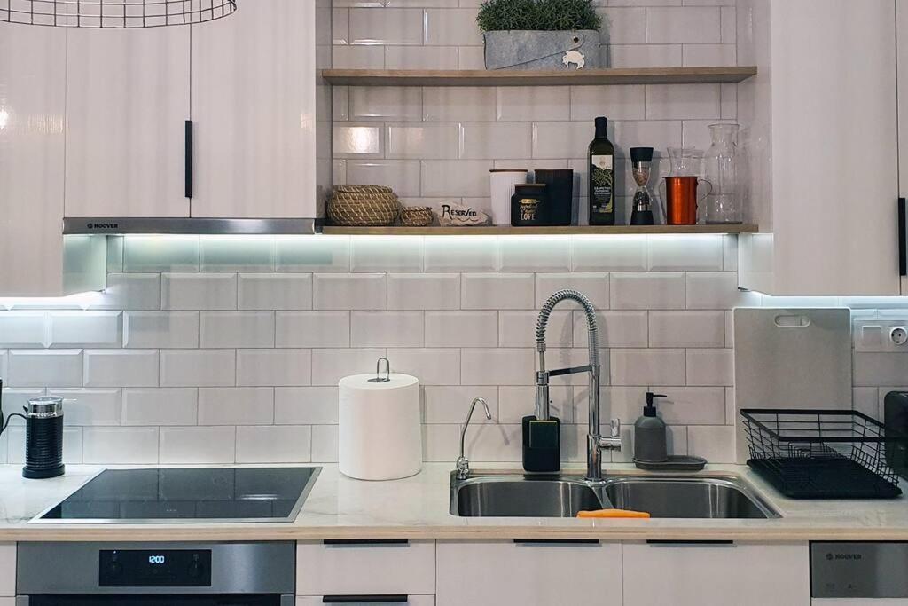 Hidden Gem On The Piraeus Coast Apartment Bagian luar foto