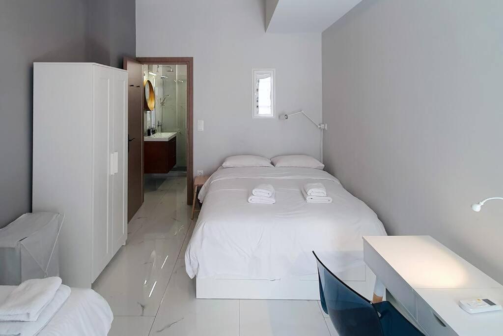 Hidden Gem On The Piraeus Coast Apartment Bagian luar foto