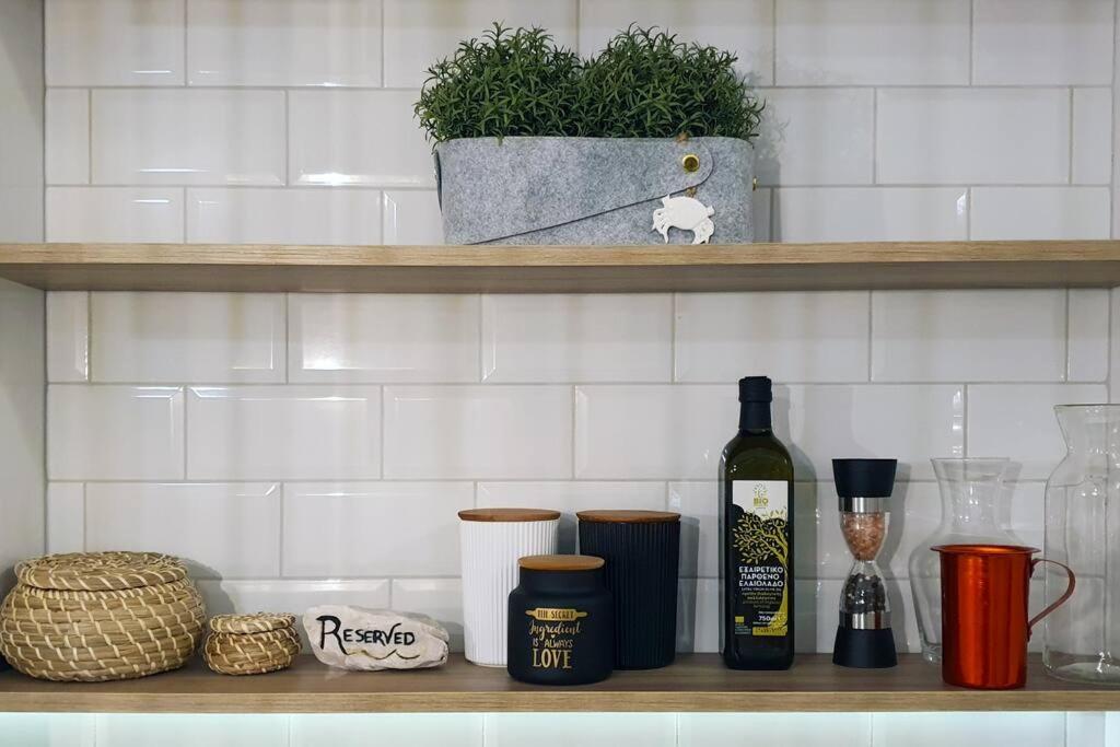 Hidden Gem On The Piraeus Coast Apartment Bagian luar foto
