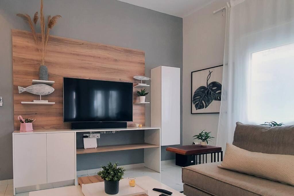 Hidden Gem On The Piraeus Coast Apartment Bagian luar foto