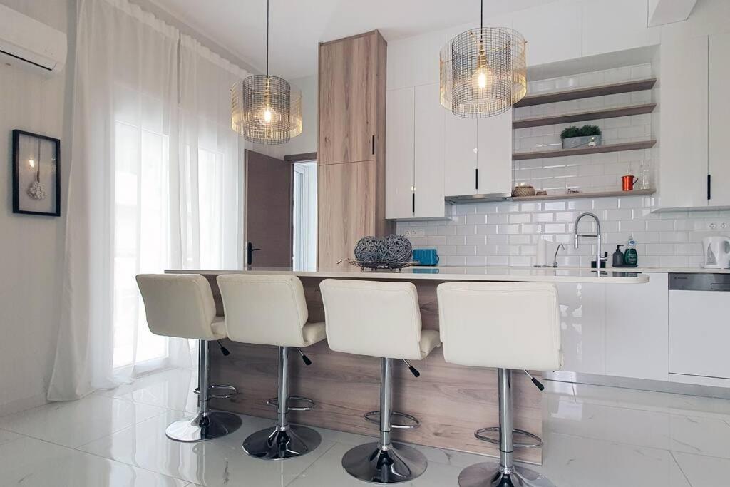Hidden Gem On The Piraeus Coast Apartment Bagian luar foto
